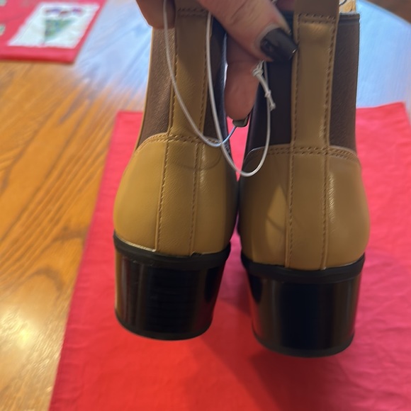 A new day -Gwen Tan, Low Shaft, Pull On, 2” Heeled Boots with memory foa… - Picture 10 of 11